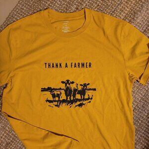 Women size medium tshirt mustard